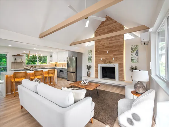 3272 Paumaka Pl, Honolulu, HI 96822