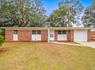 6409 Julia Dr, Milton, FL 32570