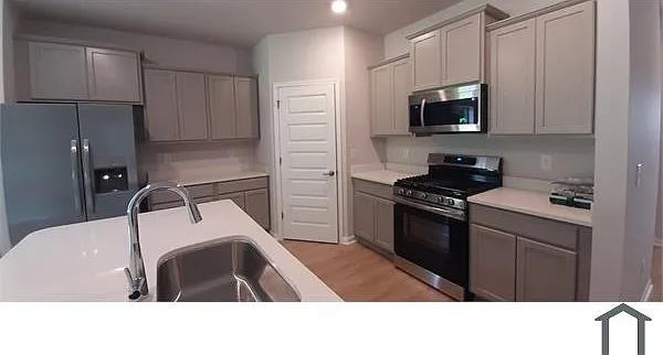 292 Shangrila Way — Photo 3