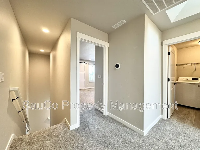 5531 SE Logan Ln — Photo 12