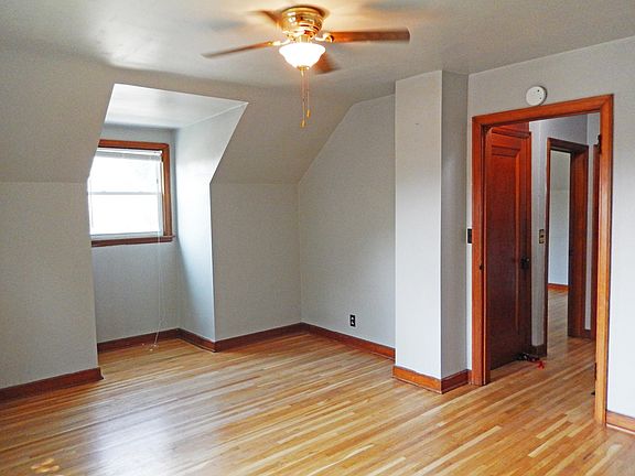3rd image of 811 N 2nd St #1