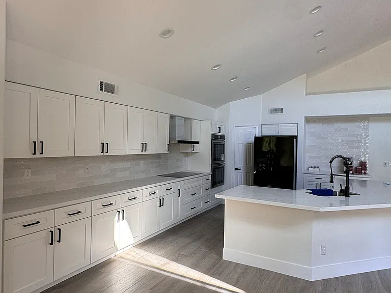 3340 S Oleander Dr — Photo 6
