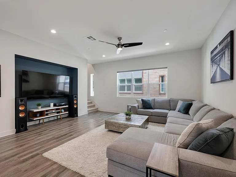 987 E Mason Ln #130 — Photo 24