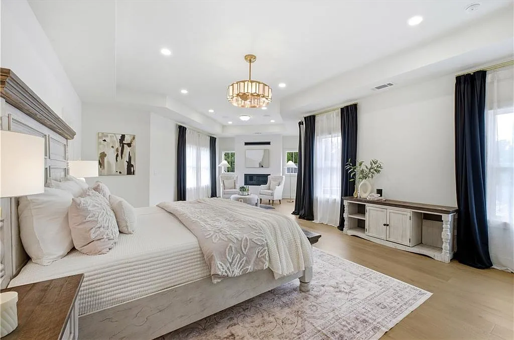 5 bed, 5.5 bath, 5132 sqft, $7,000 — Photo 4