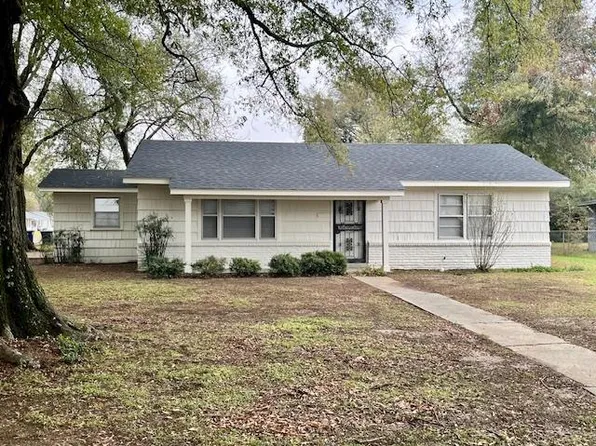 1206 N Yale St, Cleveland, MS 38732