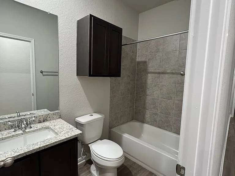 351 Emma Dr — Photo 10