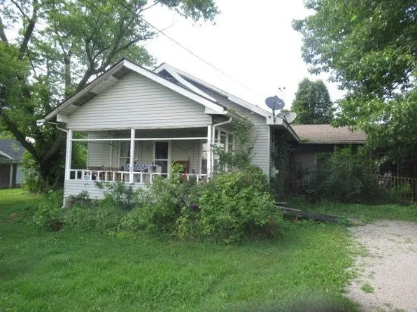310 Blossom St, Carterville, IL 62918