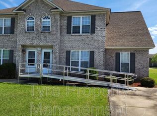 320 S Square Dr #B, Winterville, NC 28590