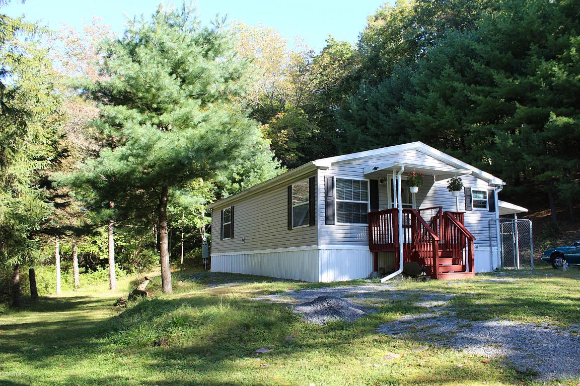 2060 Hickory Rd photo 1