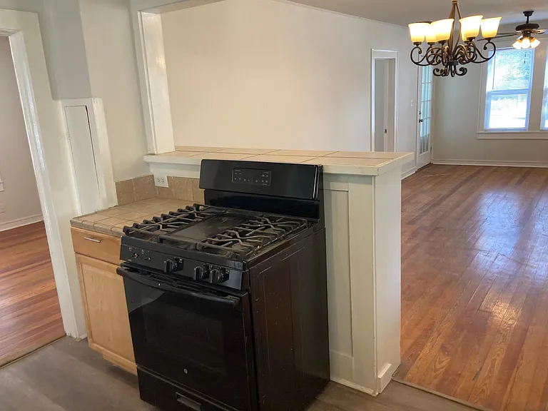 728 Moore St — Photo 11