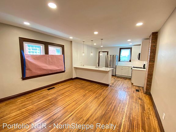 3rd image of 427 E Lane Ave #2878207