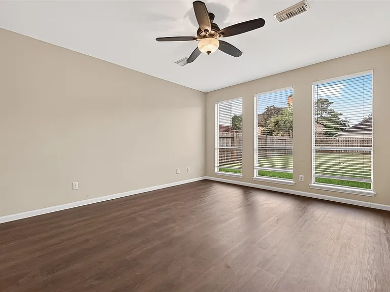 2215 Alberton Ln — Photo 14