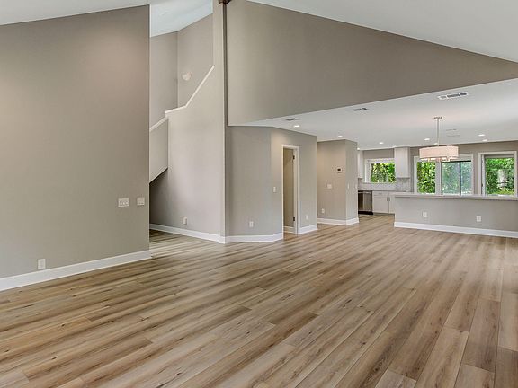 2nd image of 3064 Cypress Creek Dr N