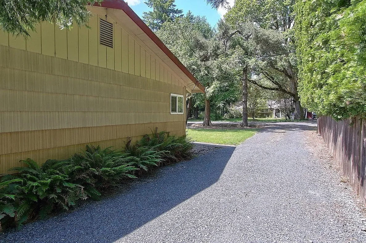 2 bed, 850 sqft, $1,725 — Photo 3