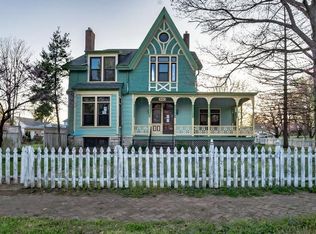 930 Henry St, Alton, IL 62002