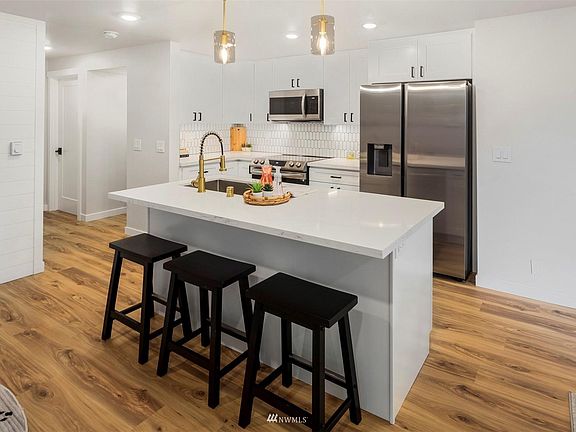 5th image of 3834 175th Ave NE #H6