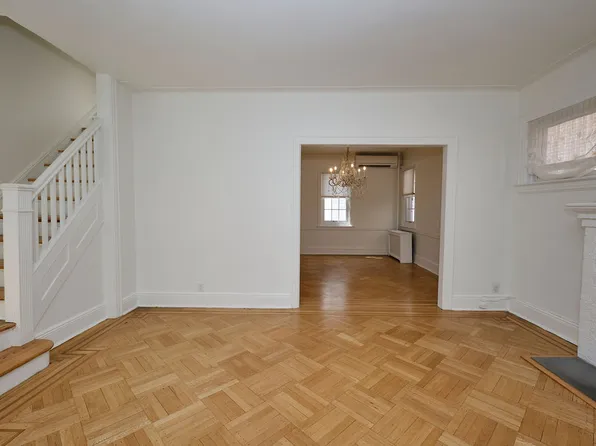 16 Colonial Gardens image 10 of 40