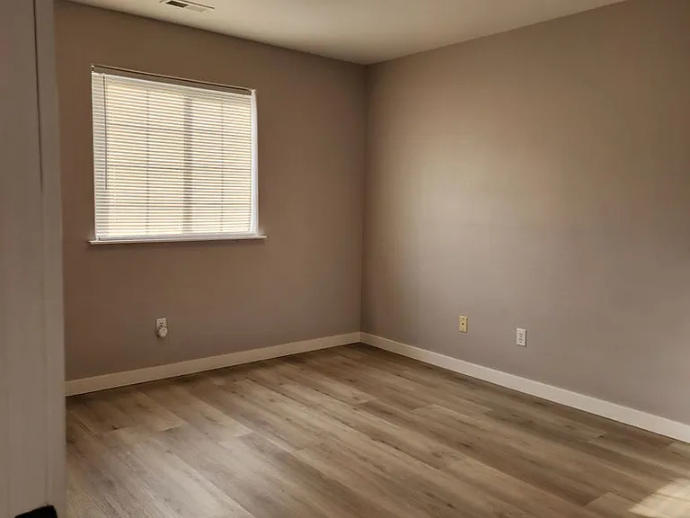 1416 S Skyline Dr — Photo 8