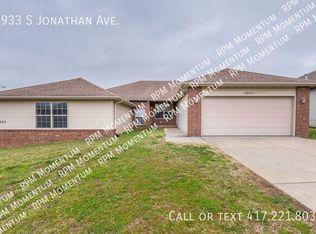 3933 S Jonathan Ave, Springfield, MO 65807
