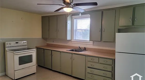 319 Somerville St #3 — Photo 9