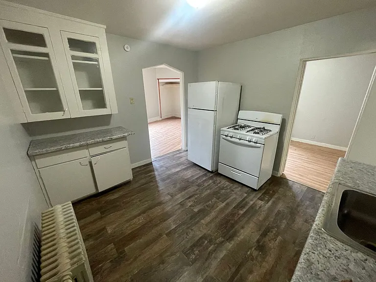 2262-2264 S. Chase Ave. - (3 Unit) — Photo 8