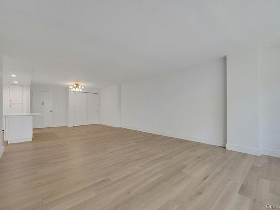 5th image of 1270 North Avenue #1P