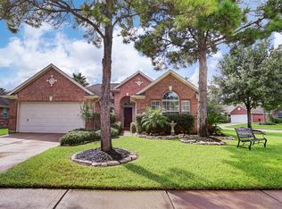 8835 Gaslight Village Dr, Houston, TX 77095