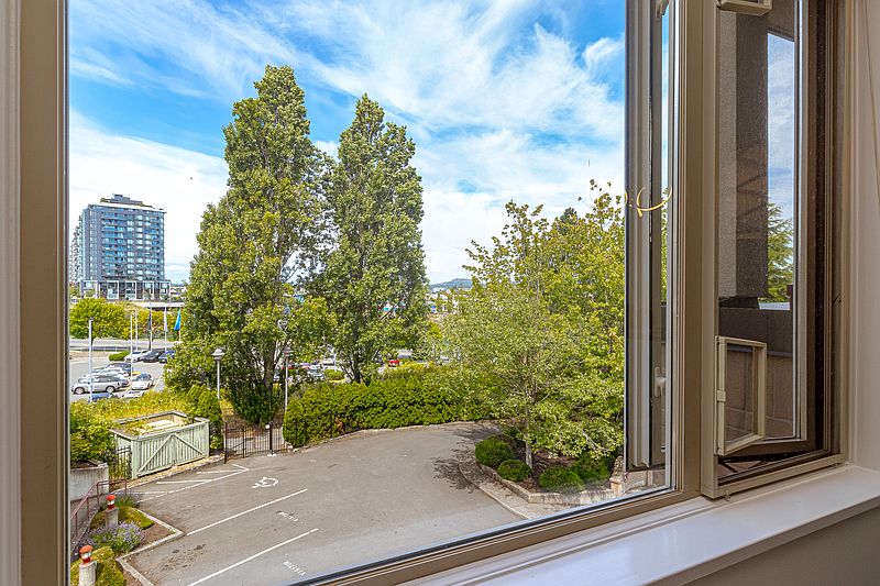 Victoria Apartment for rent - 2 Bedrooms — photo 31