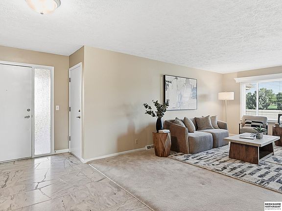 5th image of 6048 Oak Hills Dr