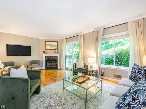 19 Mount Vernon Sq, Verona Twp., NJ 07044