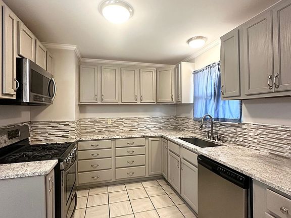2nd image of 222 Oakshire Dr