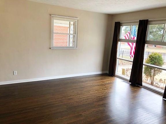 3rd image of 3823 Priscilla Ave