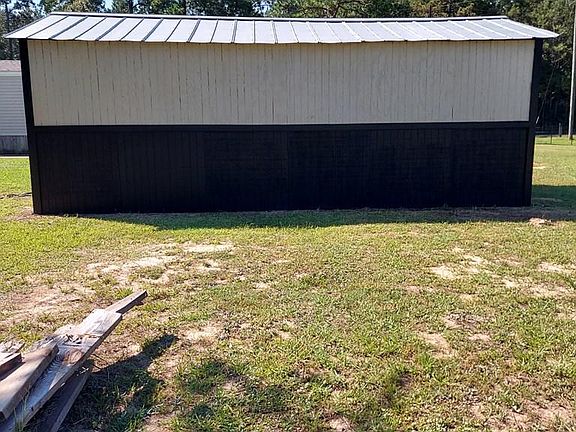 4th image of 3525 Colonial Dr