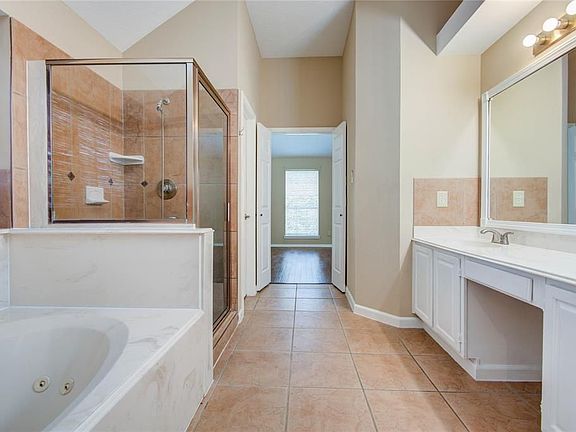 2nd image of 1114 Bayou Bend Dr
