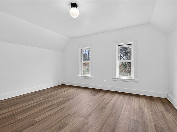 5th image of 166 Elliot St #2