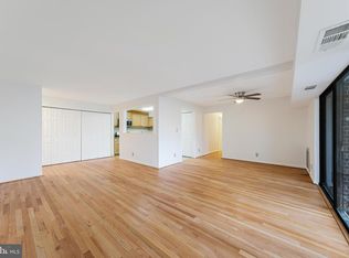 7800 Dassett Ct APT T2, Annandale, VA