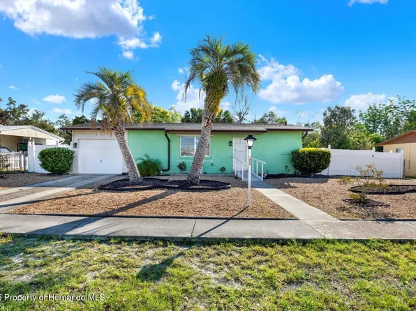 1054 Embassy Ave, Spring Hill, FL 34606
