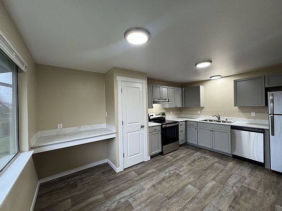 5th image of 9902 132nd Street Ct E #D