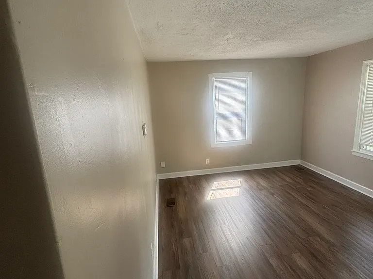 3440 Glendale Ave — Photo 1