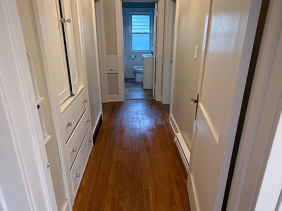 4th image of 31 Falconer St #2