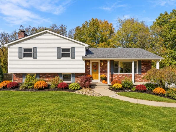 317 Laddie Dr, Washington, PA 15301