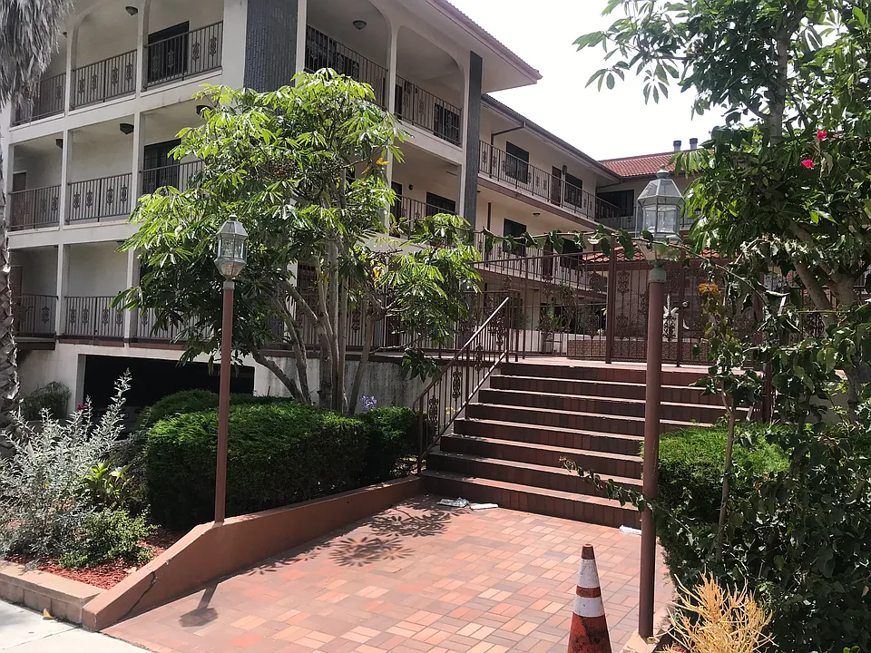 919 Main St #201