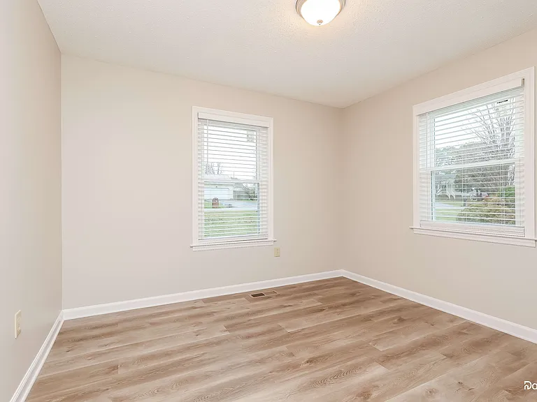 5032 Brookside Dr — Photo 14