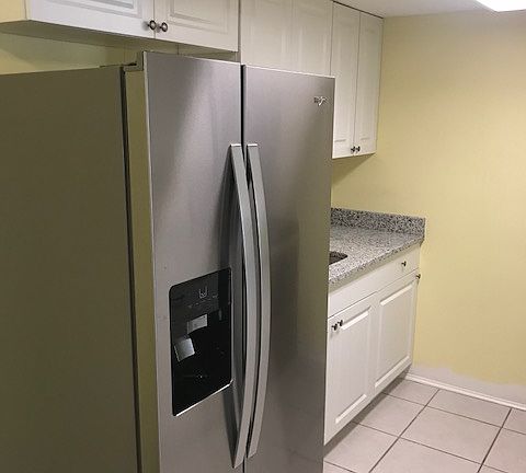 3rd image of 5221 S Bayshore Blvd #18
