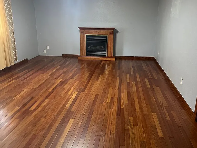 20266 Hyatt Ln — Photo 3