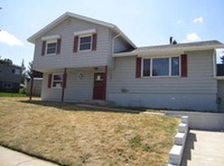 821 Pinedale Dr, Spearfish, SD 57783