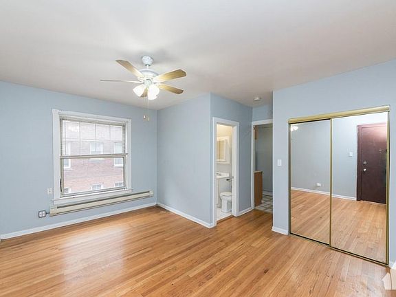 4th image of 3263 W Wrightwood Ave #1212