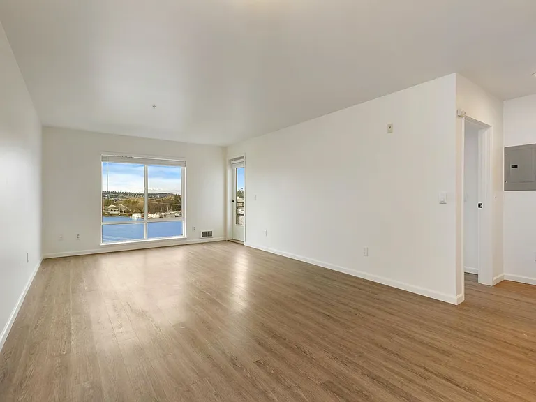 Remi Apartments — Photo 21