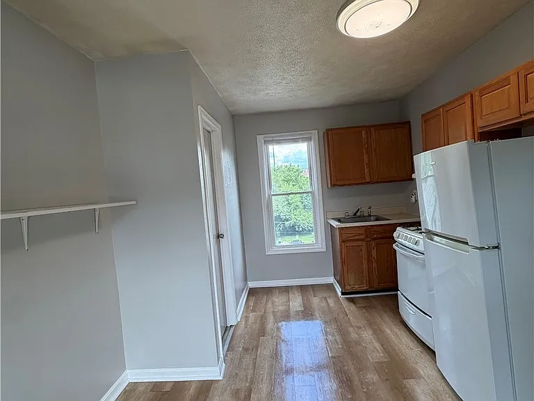 435 Kismet St #2 — Photo 4