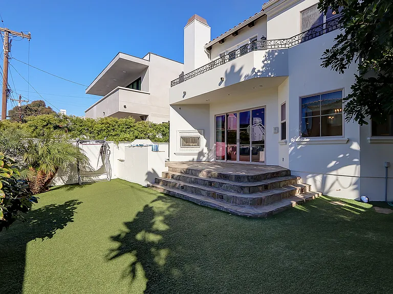 2611 Palm Ave — Photo 43